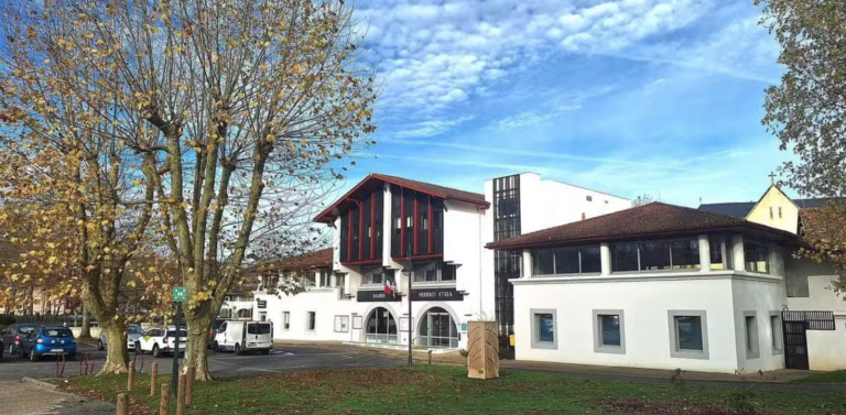 [Sud-Ouest] Municipales 2026 à Ustaritz : deux listes en lice pour succéder à Bruno Carrère